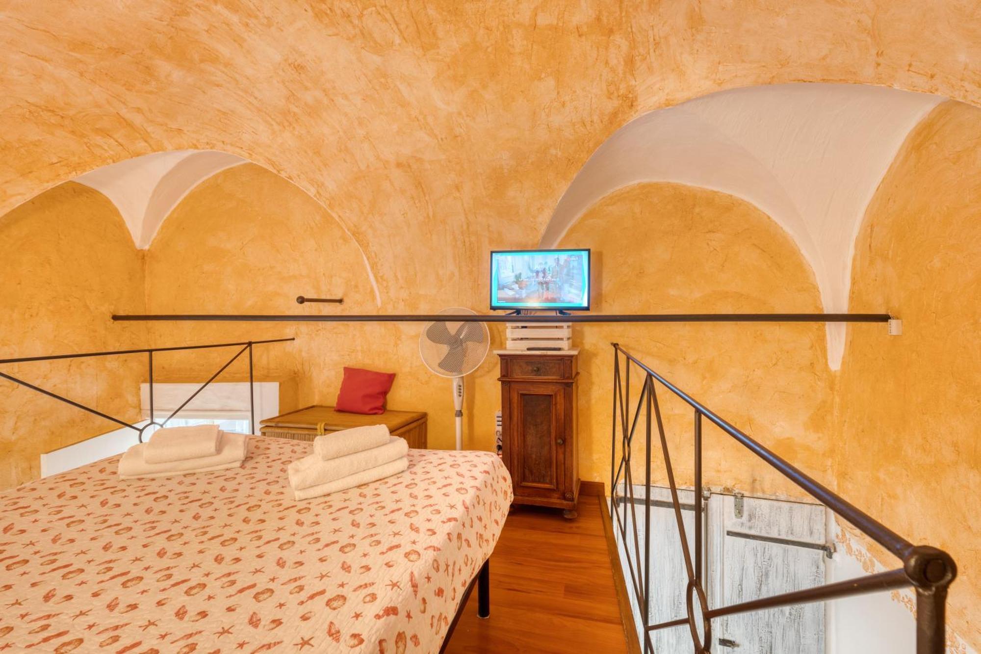 Mini Accommodation In Sanremo Liguria Exterior photo